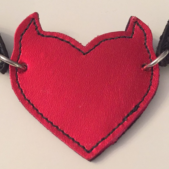Heart with wings necklace Devil 👿 heart leather - Picture 5 of 8